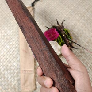RELIK PUSAKA BERSEJARAH KAYU BERTUAH WUNGLEN BEKAS PUGARAN CUNGKUP MAKAM SULTAN AGUNG HANYAKRAKUSUMA, MAKAM RAJA MATARAM IMOGIRI UKURAN 31,5x3,4x2,6cm (Simpanan Trah Mbah Tarmidzi, Imogiri, Yogyakarta)