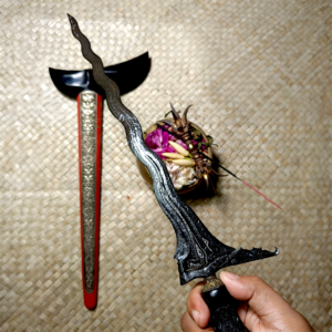 Keris Panji Paniwen Luk 13 Pamor Nunggak Semi Tetesing Warih Tangguh Era Mataram Senopati Warangka Wulan Tumanggal Arang Sangat Langka Bersertifikat