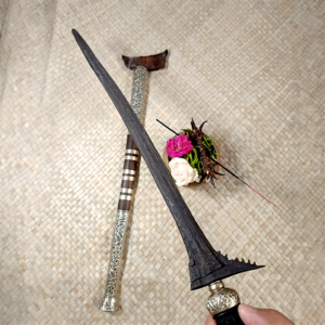 Keris Panjang Jalak Ngore Penyalang Pamor Sanak Wengkon Tangguh Era Bangkinang Warangka Bulan-bulan Kemuning Sangat Langka Bersertifikat
